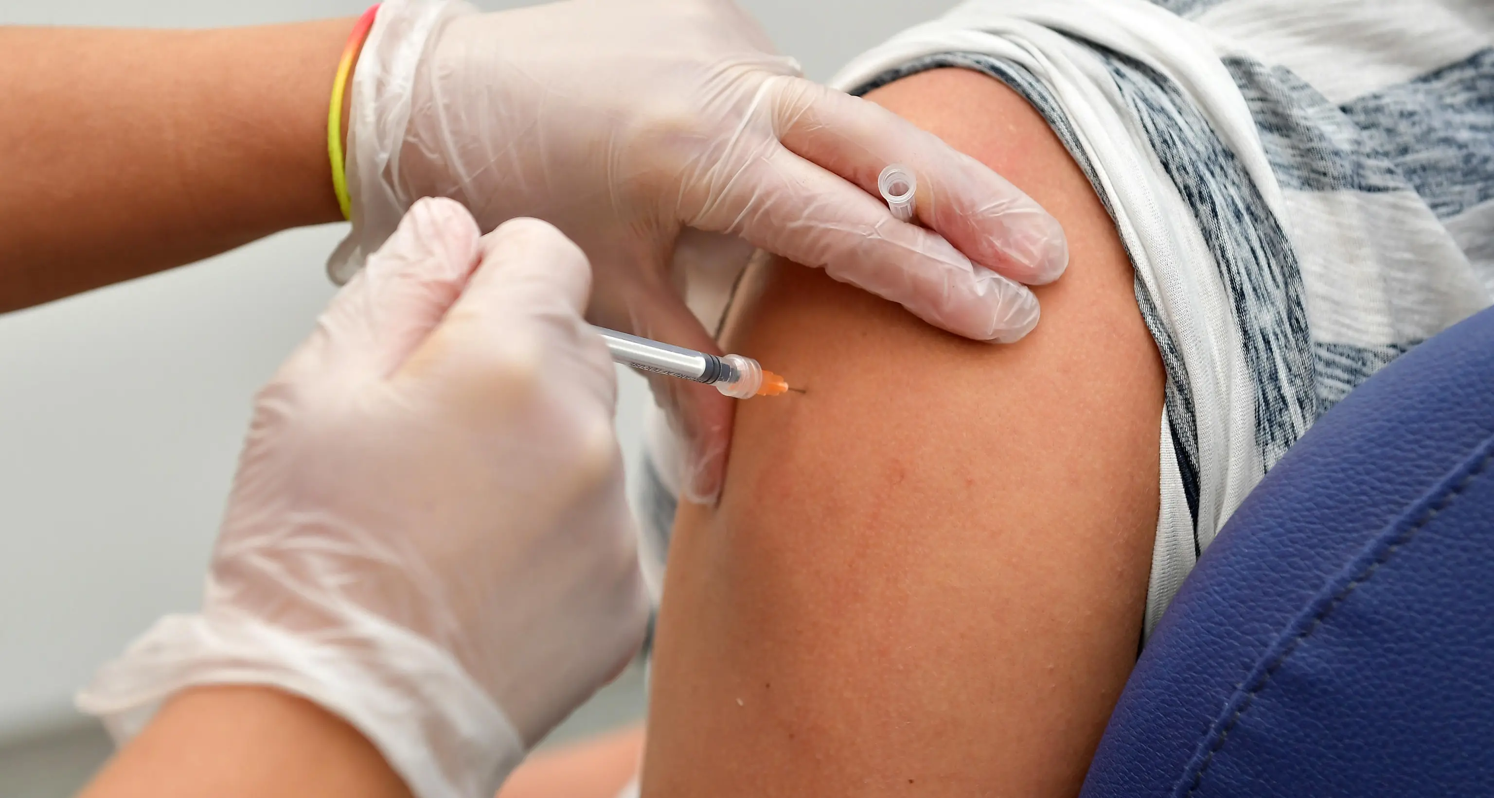 Vaccinazioni, centri aperti anche nel prossimo settimana per adulti e bambini: sedi e orari