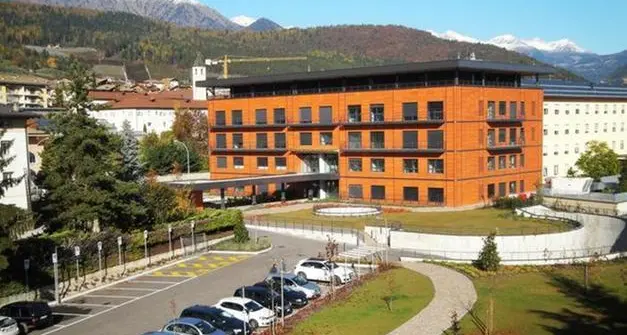 Sanità, Demagri va all’attacco della giunta: “Pazienti da fuori attratti solo dal privato”