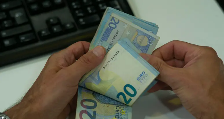 Sempre più alto il peso delle tasse in Italia: il confronto con gli altri Paesi dell’Unione europea