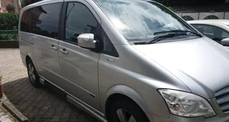 Rubano un furgone a un ragazzo disabile, poi si scusano e lo restituiscono