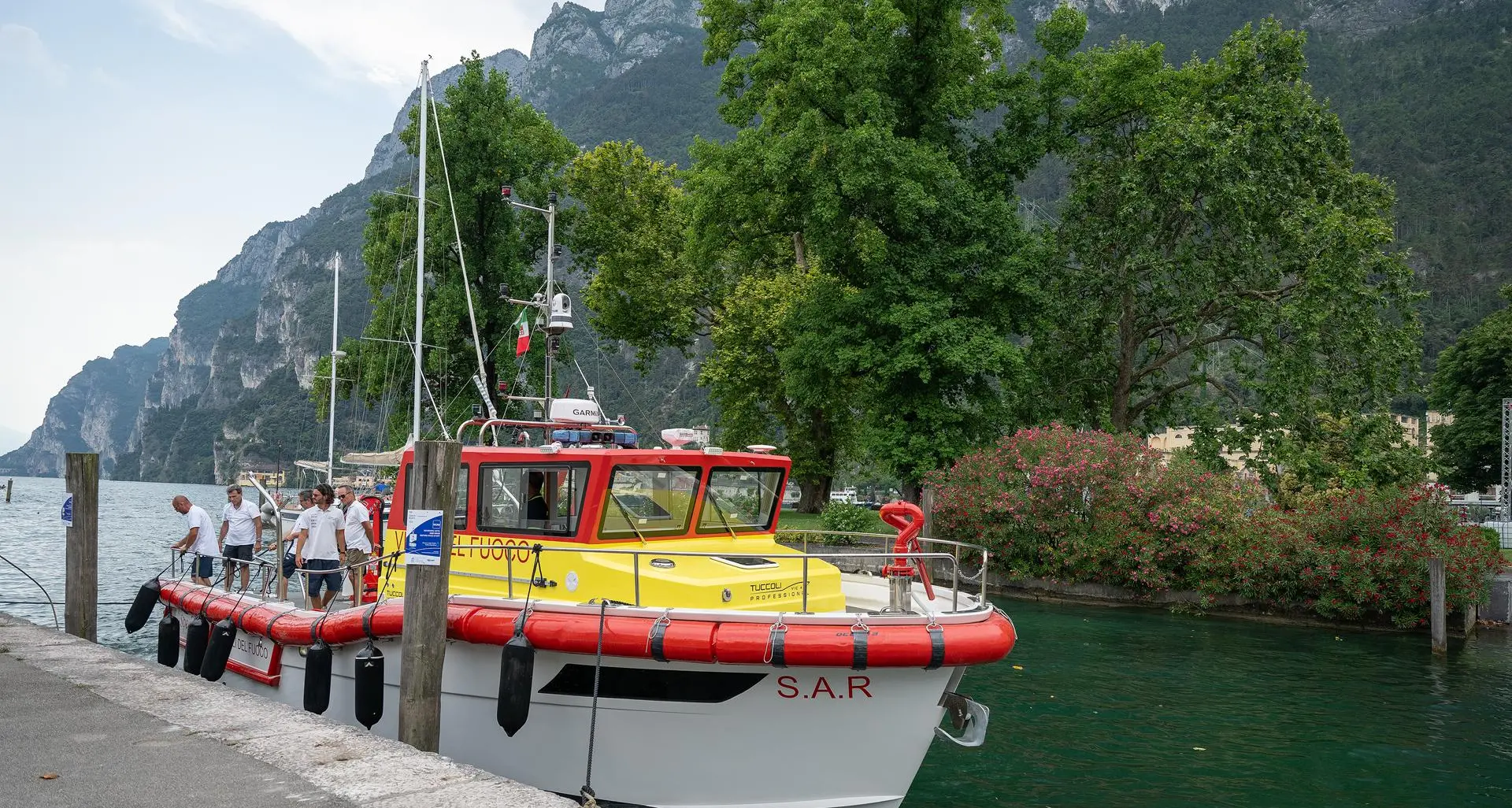 Per i soccorsi sul Garda è arrivato \"Sperone\", il nuovo super-natante dei Vigili del Fuoco