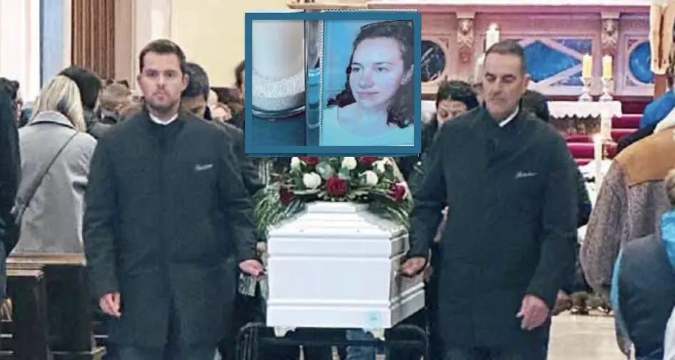 Folla per l'addio a Barbara Facci, morta a 24 anni per una terribile malattia