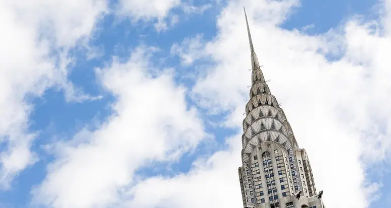 Signa di René Benko vende jet e Chrysler building a New York