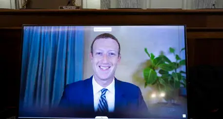 Facebook: il cda respinge le proposte per ridurre il potere di Zuckerberg
