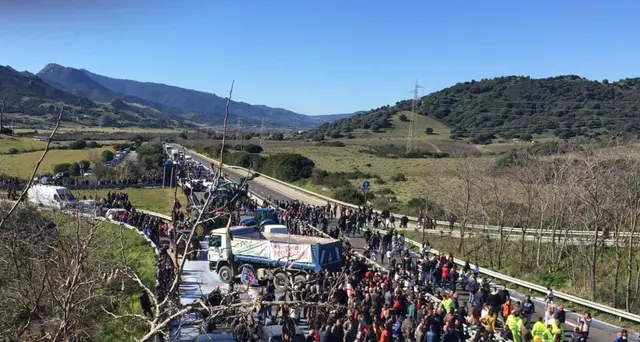 Latte: 21 a processo per protesta del 2019 non autorizzata
