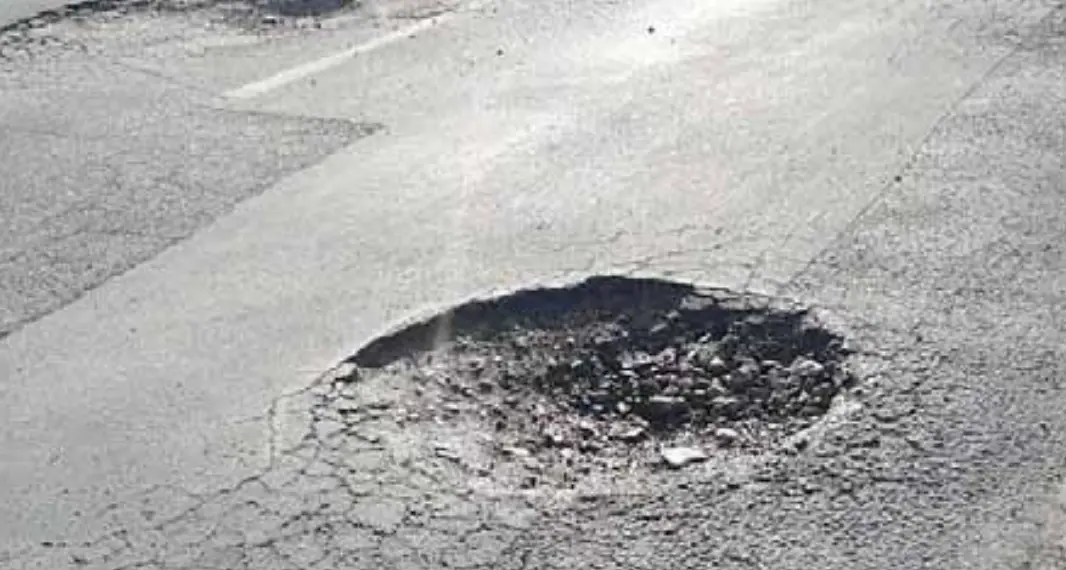 Il Comune vara una task force contro le buche in città