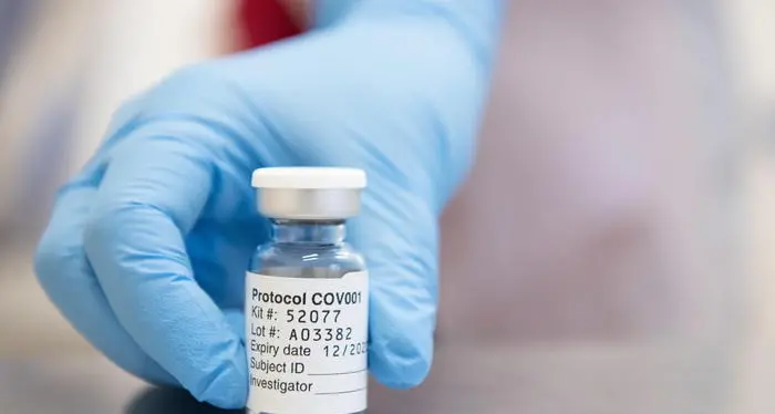Vaccino agli amici, indagato un medico dell'ospedale di Cosenza