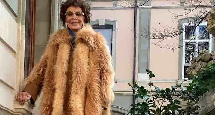 Sophia Loren promuove una ecopelliccia bio