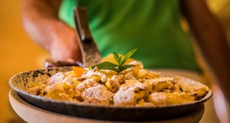 Mangiare bene in Alto Adige: ecco i migliori ristoranti, malghe e Buschenshank secondo Gault & Millau (segnatevi gli indirizzi)