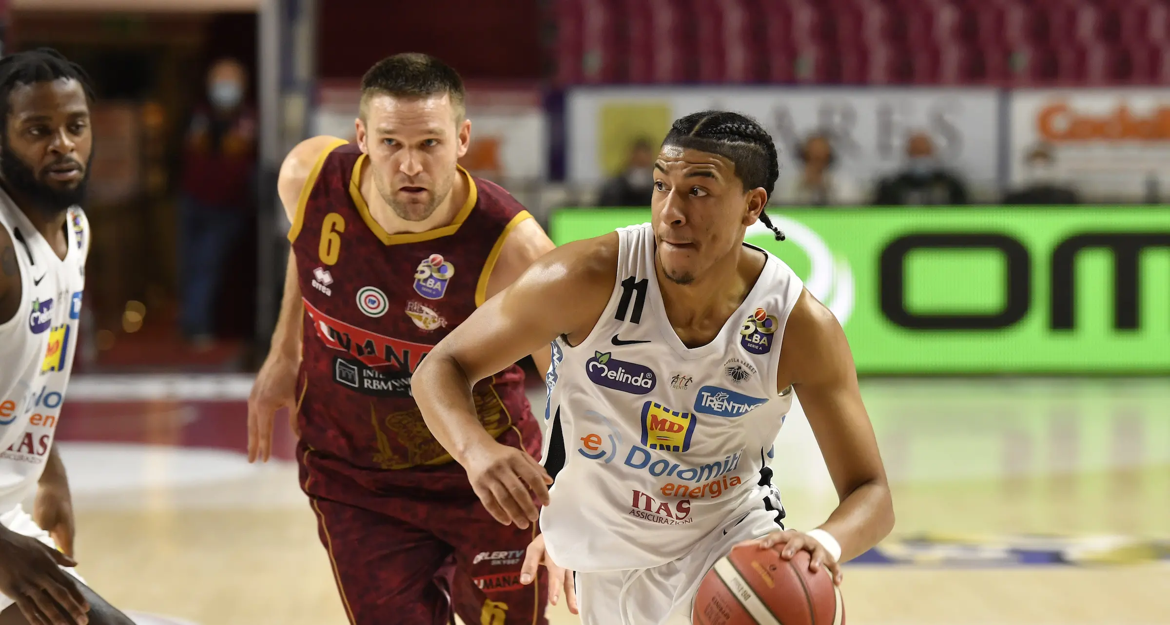 Browne (24) e Williams (22) al top, l'Aquila vince e convince a Venezia