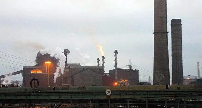 Ilva, ritorna lo Stato al 50% Intesa con Arcelor Mittal Nuovo piano per l'acciaio