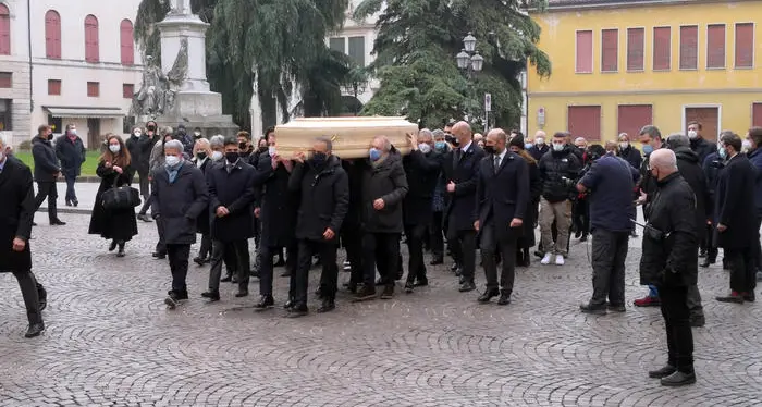 Paolo Rossi: durante i funerali a Vicenza, furto nel suo agriturismo in Toscana