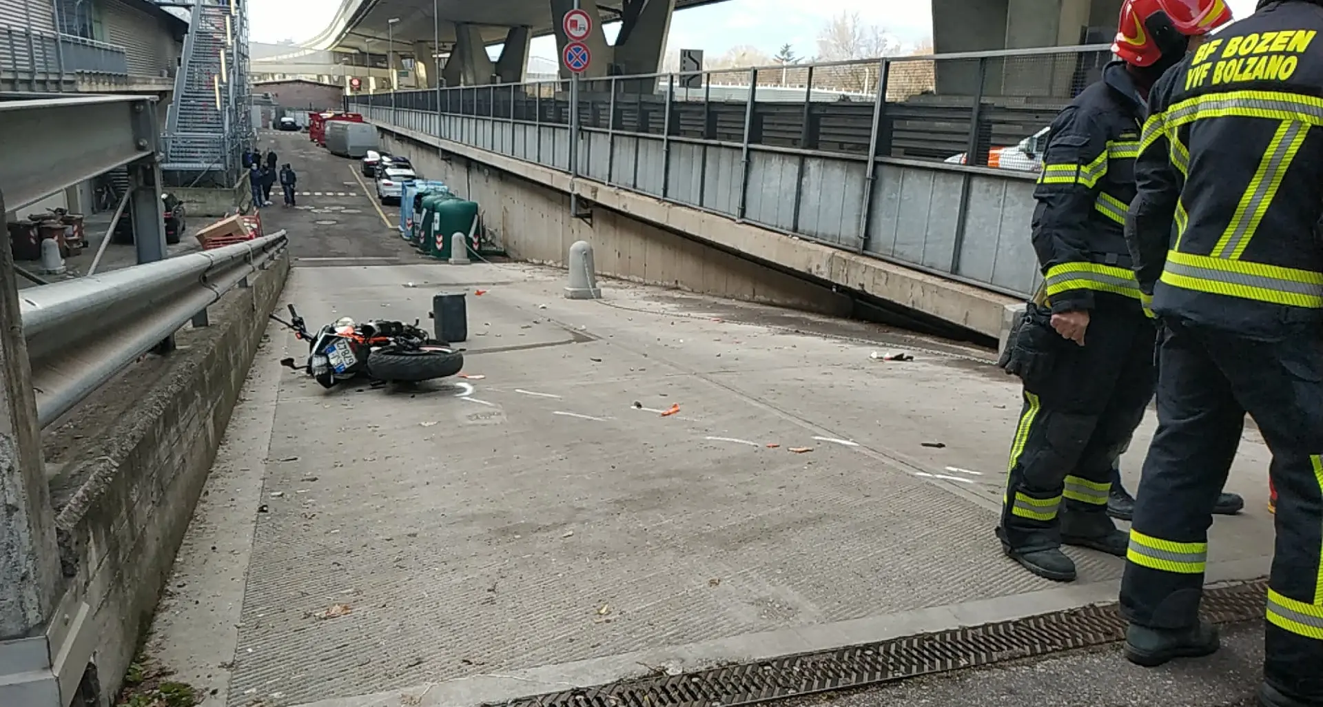 Tragico scontro a Bolzano muore giovane motociclista