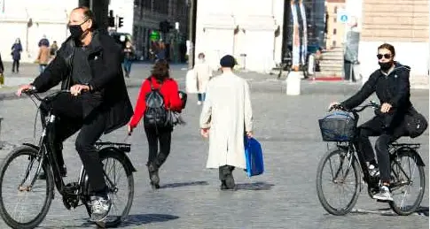 Bonus bici, Costa infuriato dopo il caos del click day «Ma arrivano altri fondi»