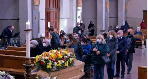 Trento, l'ultimo abbraccio a Piergiorgio Cattani