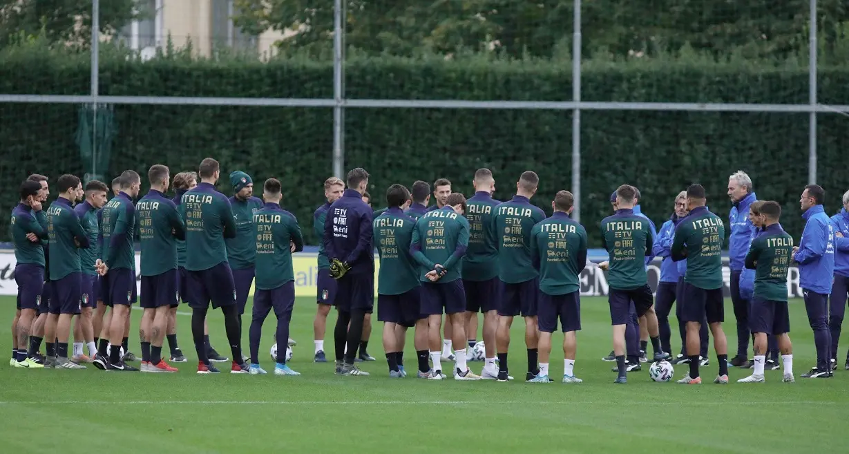 L'Italia in ritiro prepara le sfide di Nations League ma deve fare i conti col covid