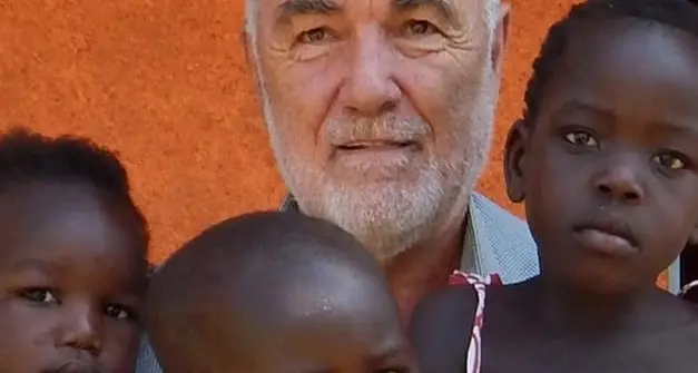 Uganda, il noto missionario trentino Elio Croce muore a 74 anni dopo una lunga lotta contro il covid Originario di Moena, era impegnato nella sanità