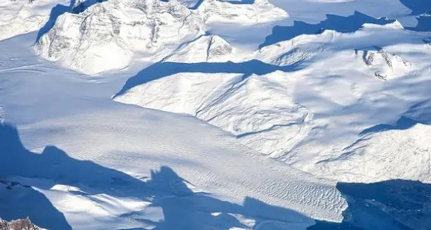 Groenlandia, sotto i ghiacci un gigantesco fiume lungo mille chilometri