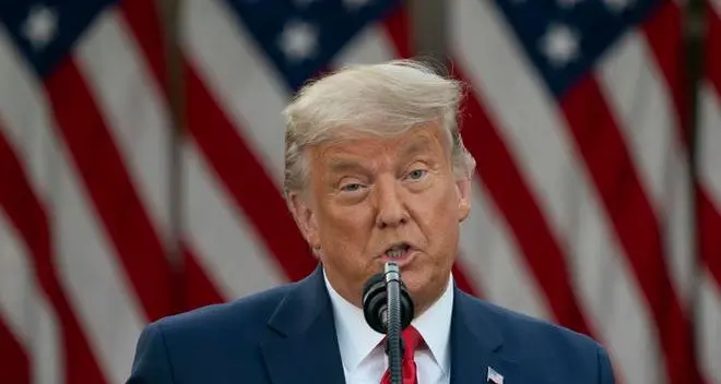 Sorpresa, per Donald Trump addio al giallo canarino: ora ha i capelli grigi