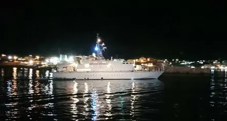 Barca di migranti si ribalta, 31 salvati a Lampedusa