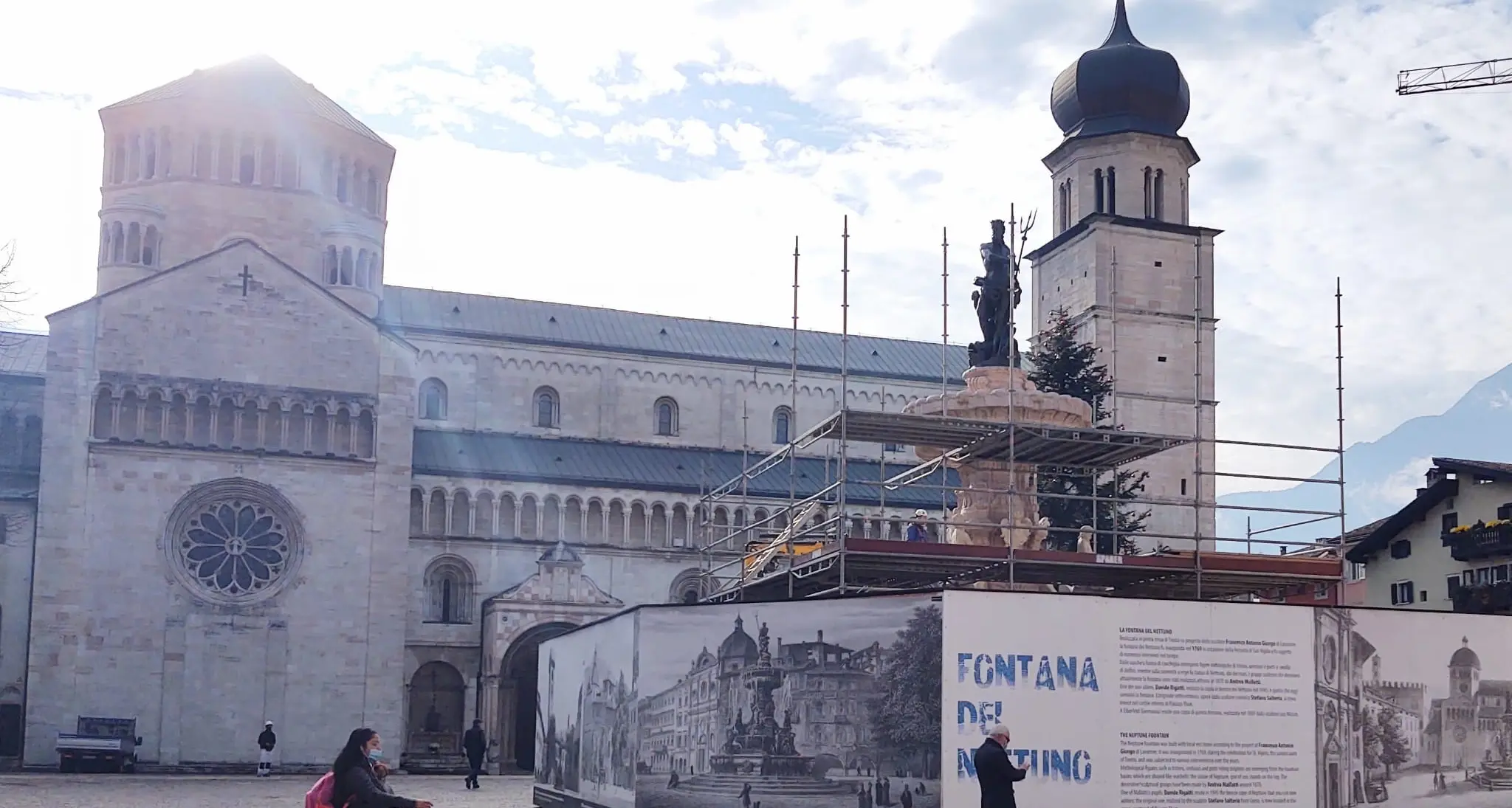 Torna in piazza Duomo il Nettuno in tutto il suo rinnovato splendore