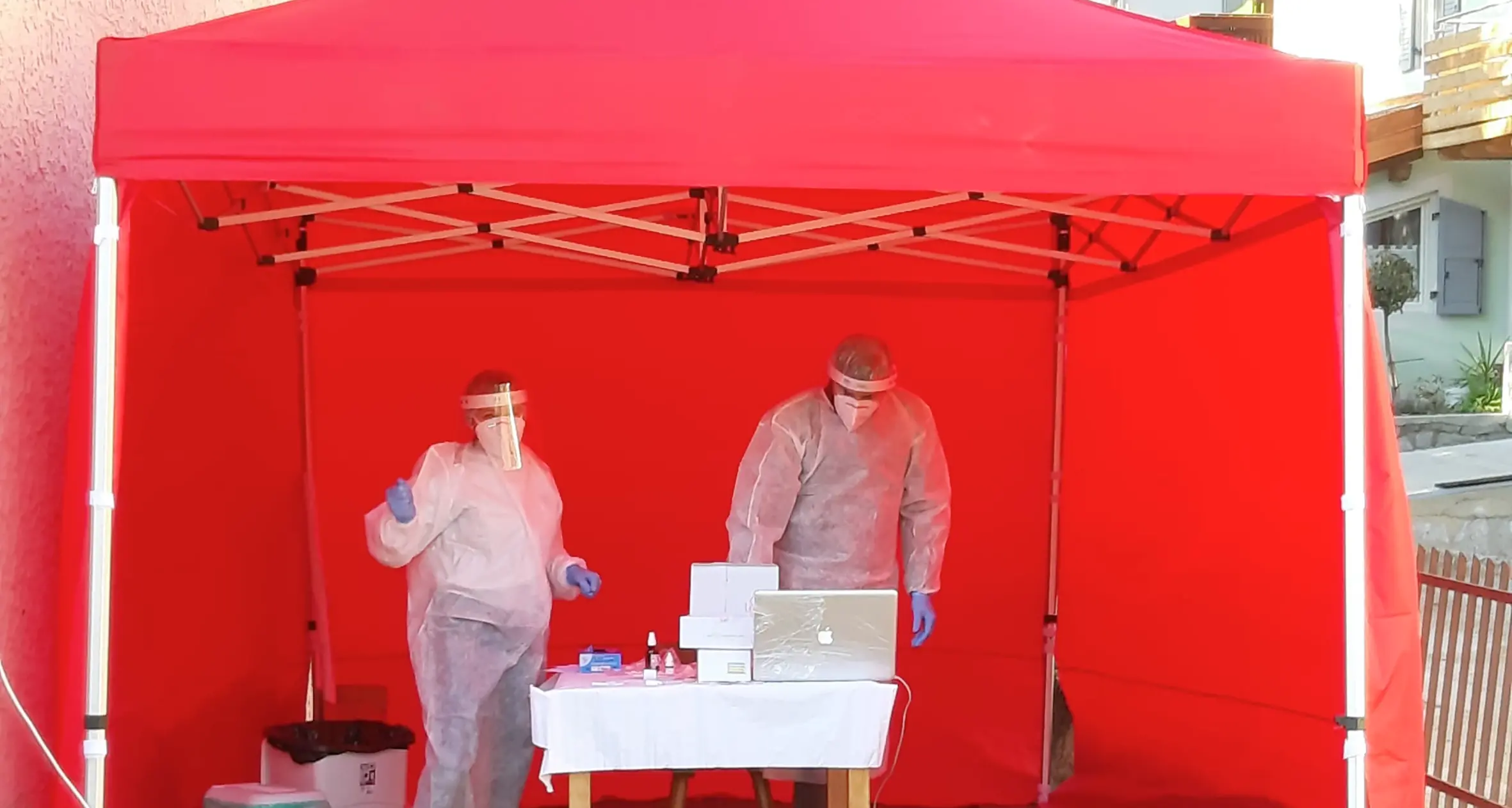 Chi ha preso il virus Covid è poi protetto dagli anticorpi: lo studio grazie allo screening realizzato in 5 Comuni del Trentino