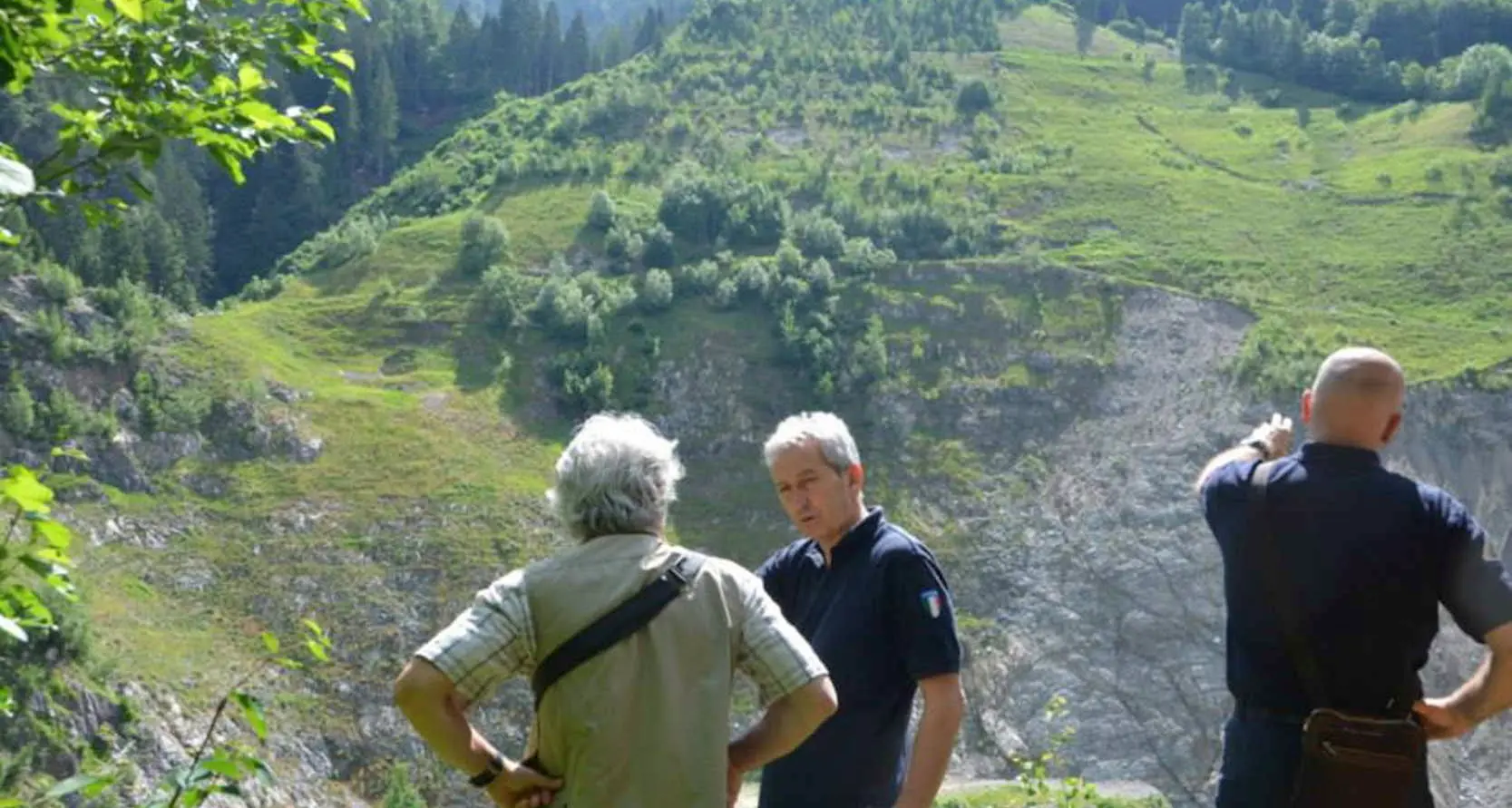 Ex cava Maffei a Giustino: via libera al consolidamento, poi ospiterà un parco faunistico (forse con gli orsi)