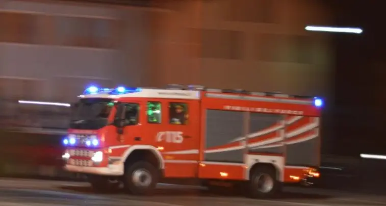Rabbi, esce di strada gravissimo un 27enne nei rottami dell'auto