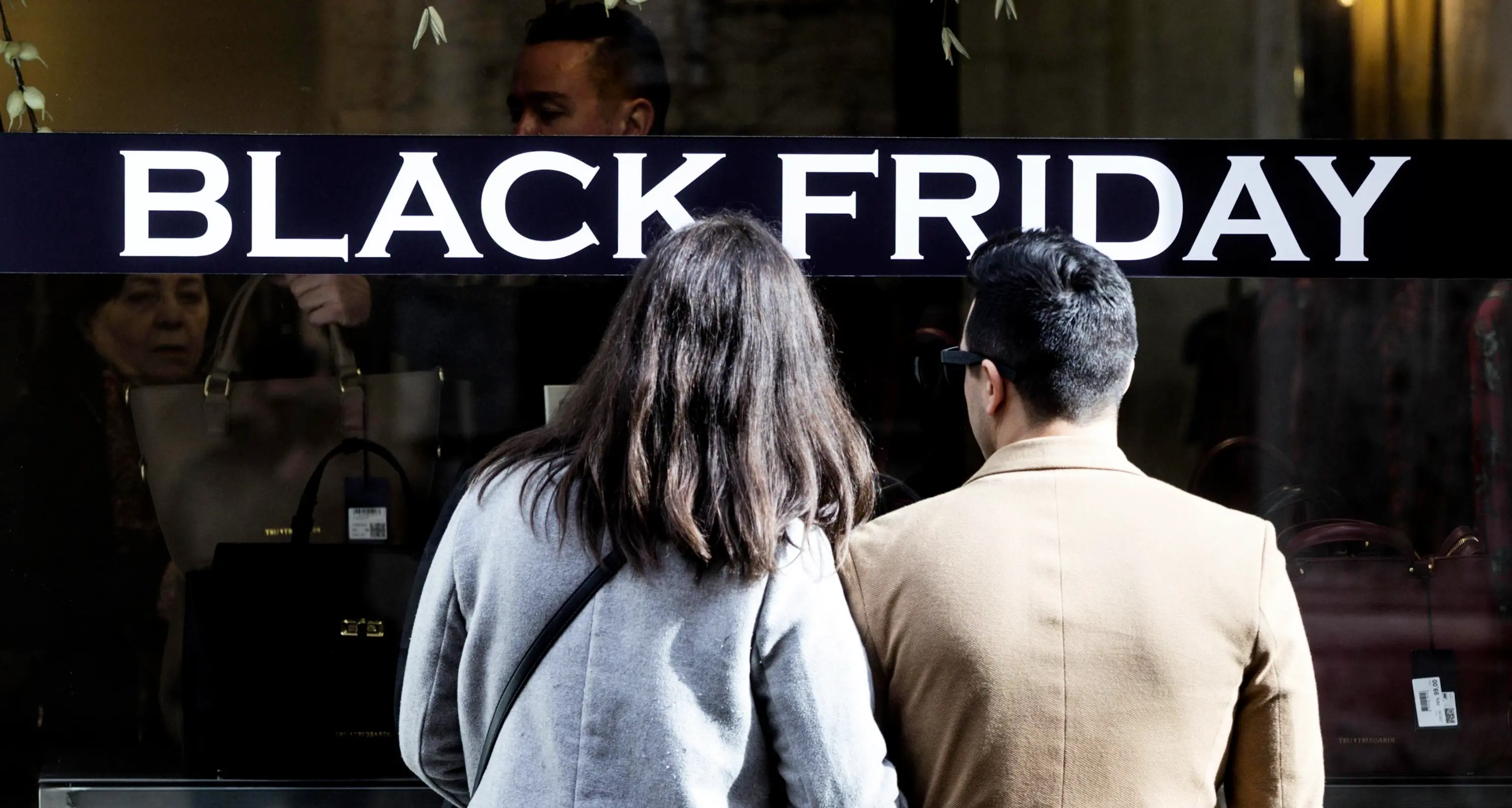 Rinviare il Black Friday? Il no del governo: resta il 27 novembre