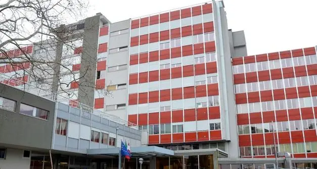 Protesta dei lavoratori alla rsa Vannetti Fenalt: «Mancano guanti e mascherine» Critiche anche su ferie forzate e premi assenti