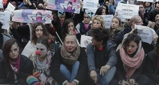 L'Italia non è un Paese per le ragazze: violenze, sessismo e discriminazione