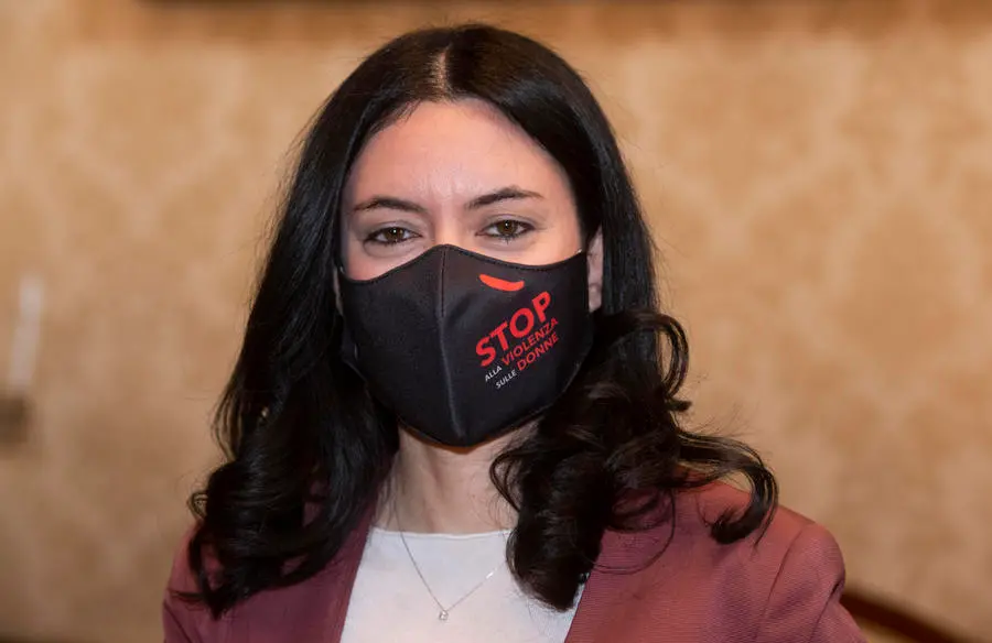 Il ministro dell’Istruzione, Lucia Azzolina, durante una conferenza per celebrare la Giornata internazionale contro la violenza sule donne presso il Ministero dell’Istruzione a Roma, 25 novembre 2020. ANSA/CLAUDIO PERI