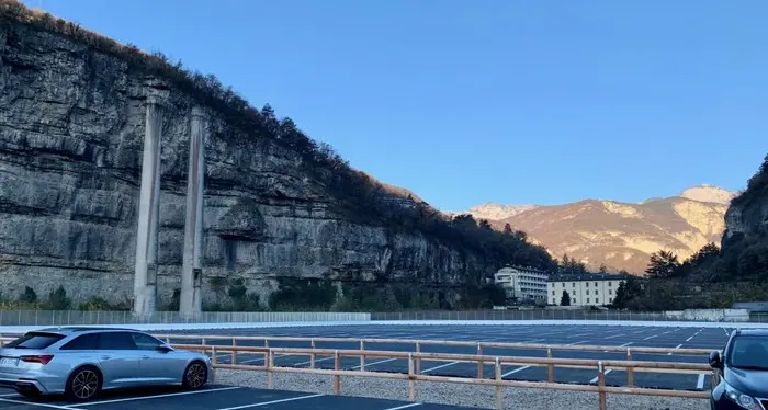 Aperto nuovo parcheggio nell'area ex Italcementi I posti auto sono 430