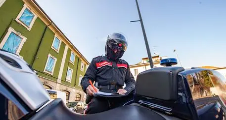 Uomo ucciso per strada a coltellate a Monza