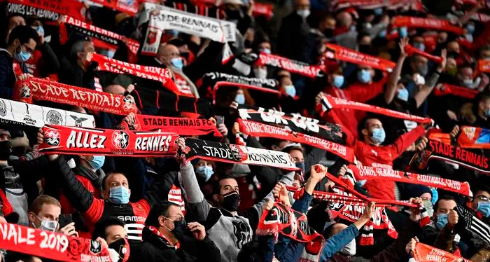 A Rennes 5mila tifosi assembrati in curva L'Uefa apre un'inchiesta