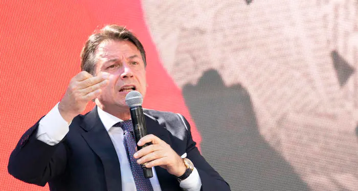 Il premier Conte a tutto campo: «Vedrei bene un Mattarella bis, Draghi non è un rivale»
