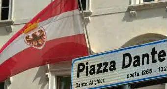 Fugatti: ai confini bandiere italiana trentina, europea e dell'Euregio