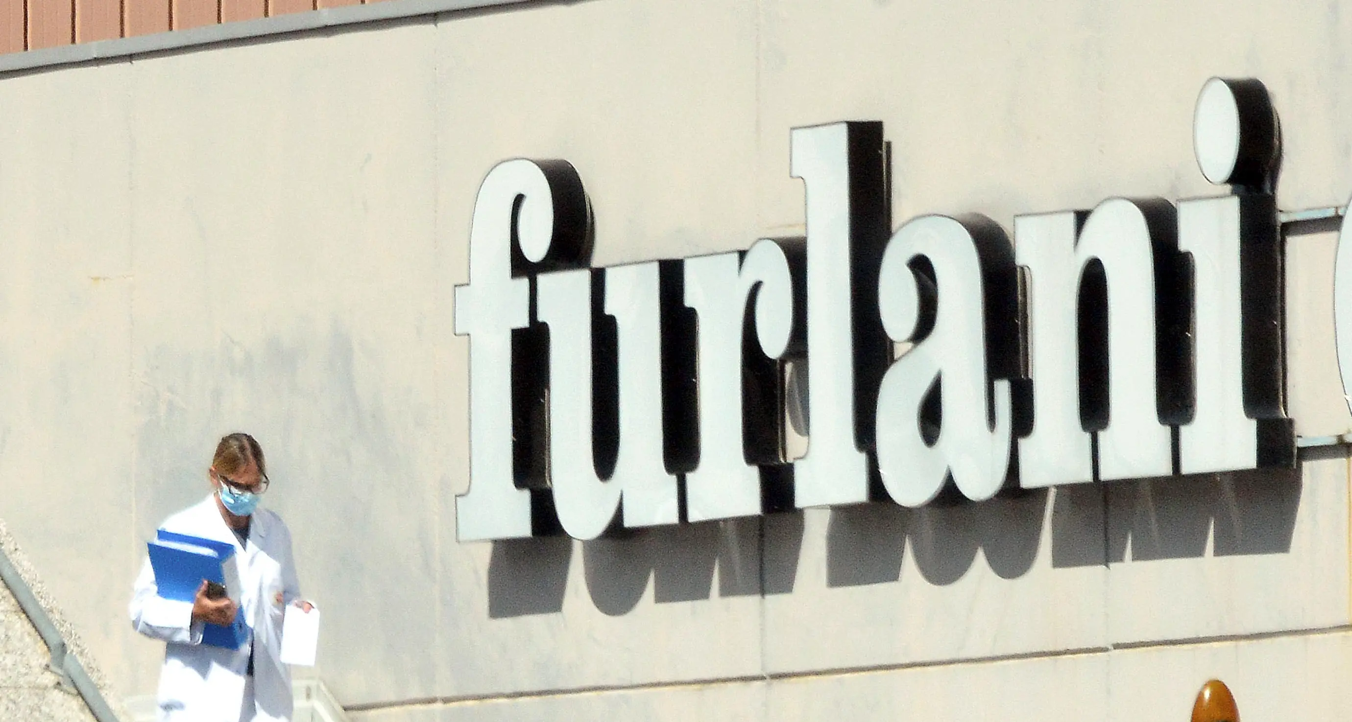 Covid: in Trentino si alza il livello di guardia A una festa di matrimonio 8 contagiati Sanificazione straordinaria alla Furlani Carni