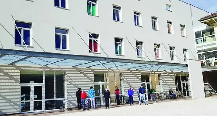 Anziani, allarme del personale «Al Don Ziglio le Oss sono esauste»