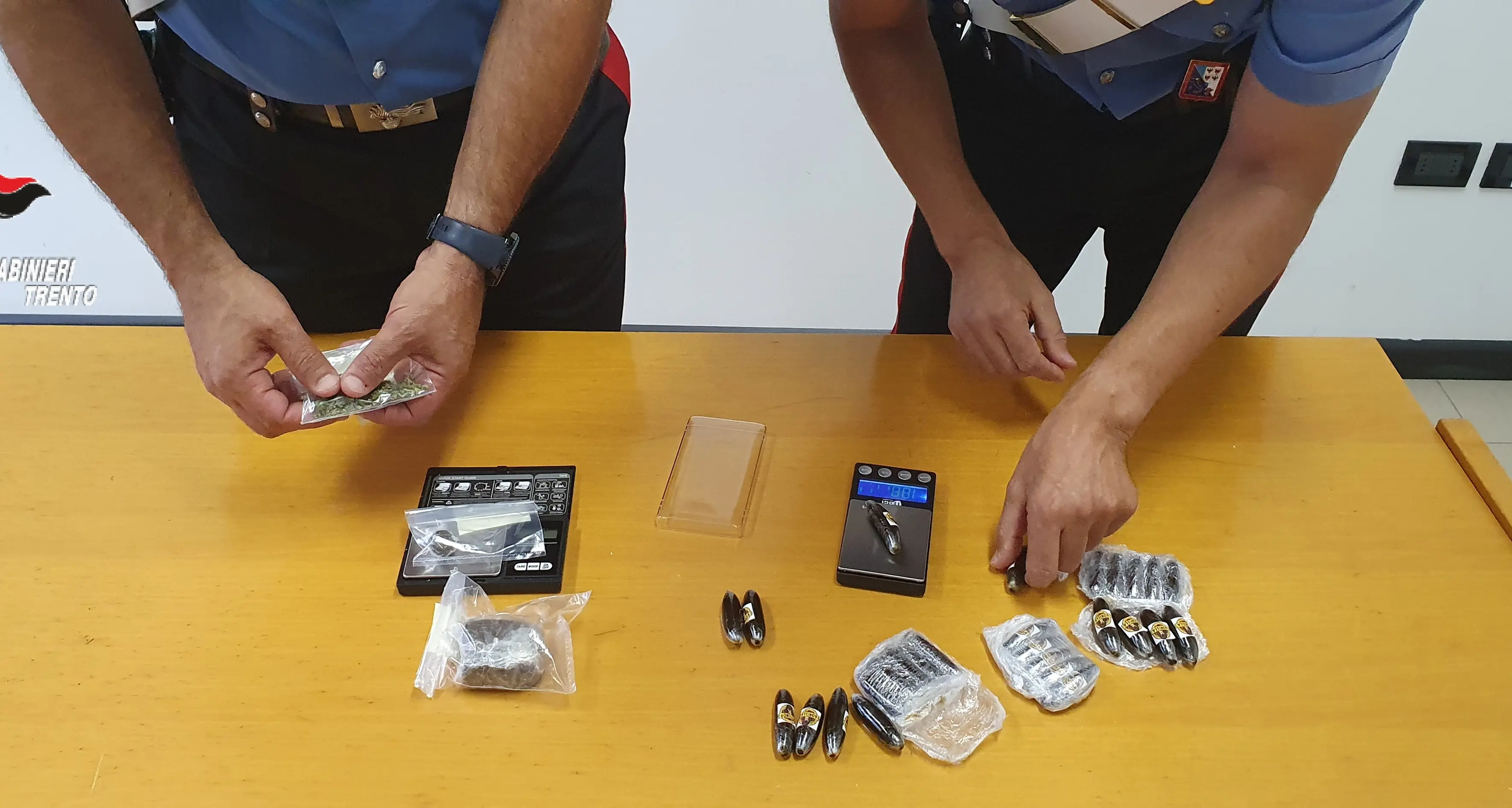 Vasta operazione antidroga dei Carabinieri a Riva ed Arco: trovati 3 etti di hashish