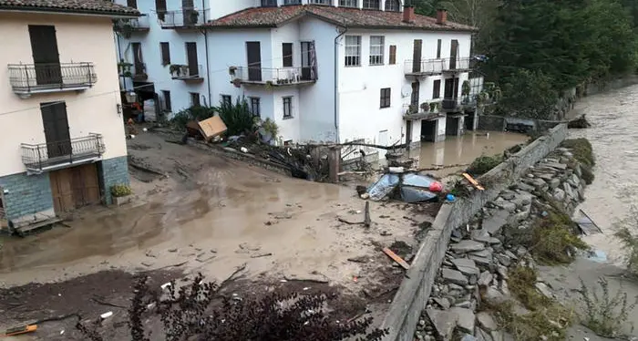 Ondata di maltempo in Piemonte e val d'Aosta: morto un pompiere, 11 dispersi