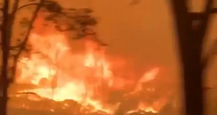 Un inferno di fuoco nella regione Usa del vino
