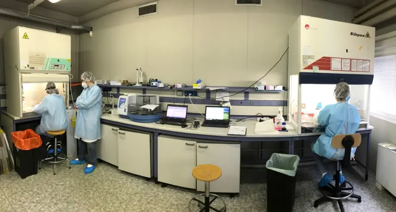 Covid, infettati dal virus due addetti della Fem che analizzano i tamponi