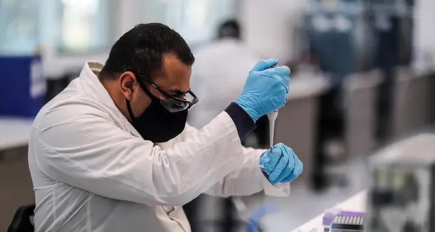 Vaccino Oxford anti-Covid parte in Italia la fase 3 della sperimentazione