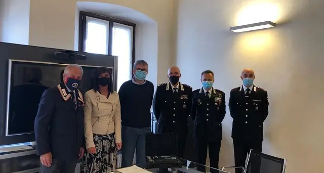 Etilometro in dono ai carabinieri dalla Comunità valle di Cembra