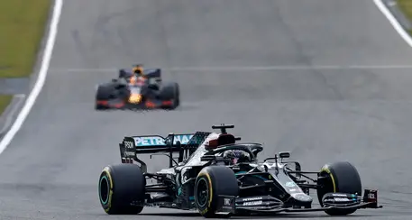 Hamilton eguaglia il record di Schumacher