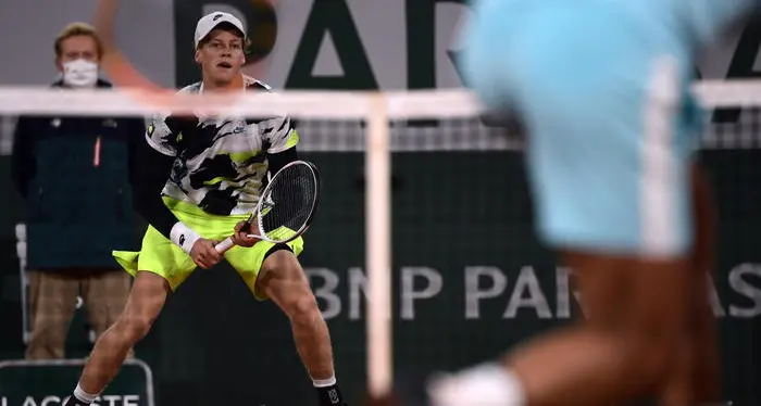 Roland Garros, passa Nadal ma Sinner va vicino all'impresa