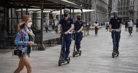 Mascherina anche all'aperto Esclusi bimbi e chi fa sport Ecco la bozza del nuovo Dpcm