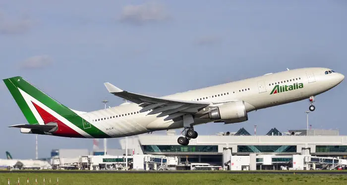 Prende corpo la nuova Alitalia Ecco la NewCo, la nuova società