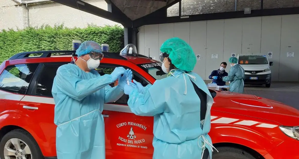I tamponi \"spariti\" dai dati ufficiali: il Patt attacca la giunta, sono 54.079 quelli non comunicati a Roma
